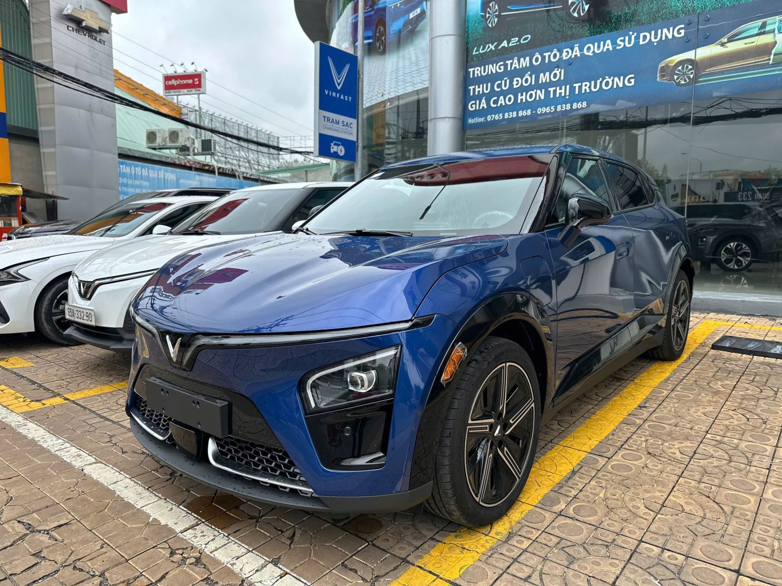 ngoai-that-vf7-plus-xanh-dương