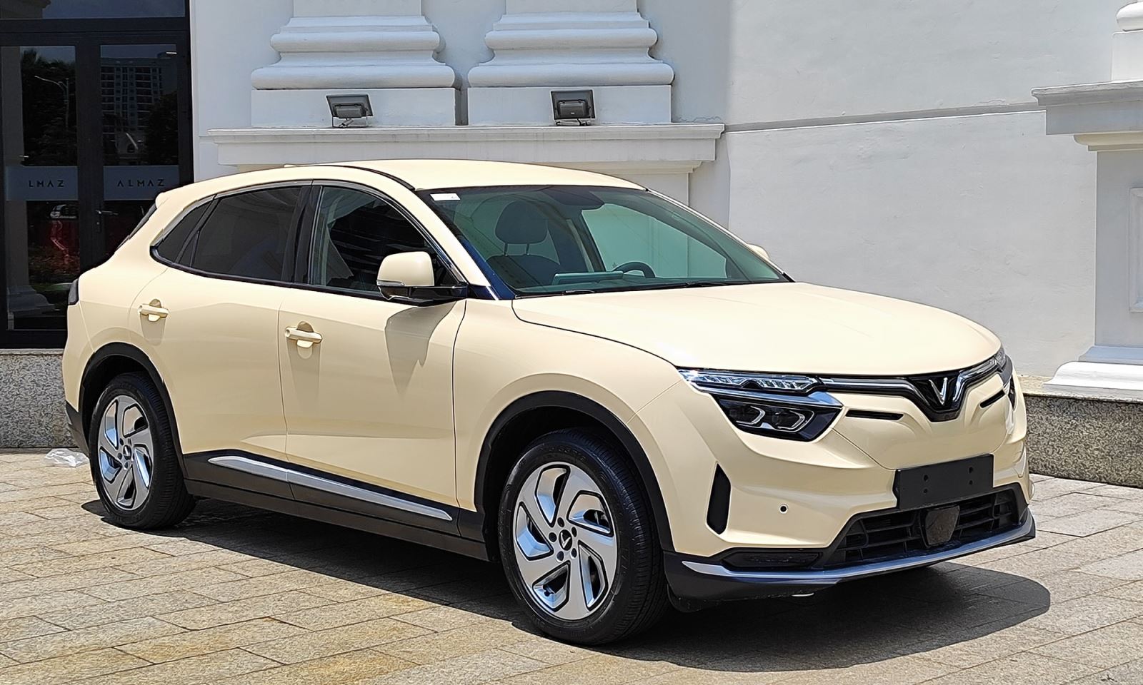 vinfast-8-lux-plus-2024