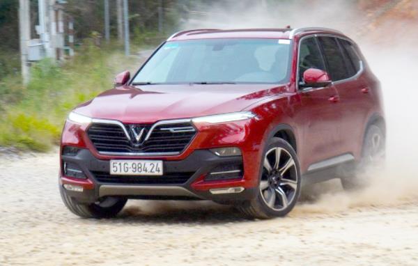 So sánh giá bán 3 phiên bản VinFast Lux SA2.0